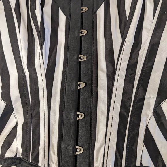 Top Drawer by Daisy Corsets-Black & White Striped Steel Bond Corset Size Medium - Picture 13 of 17